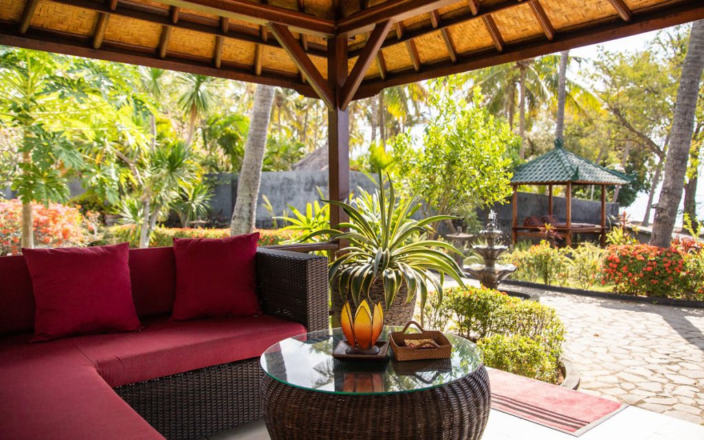 Bali oceanfront Villa Damai rental rates